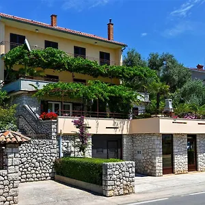 https://apartment-lara-mali-losinj.primorje-gorskikotar.com